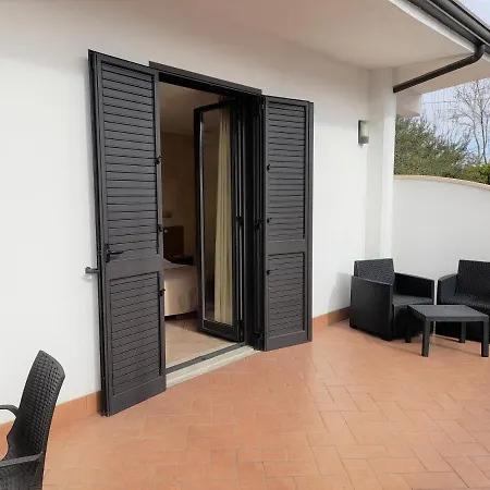 Il Giardino Di Zefiro Bed & Breakfast 3*