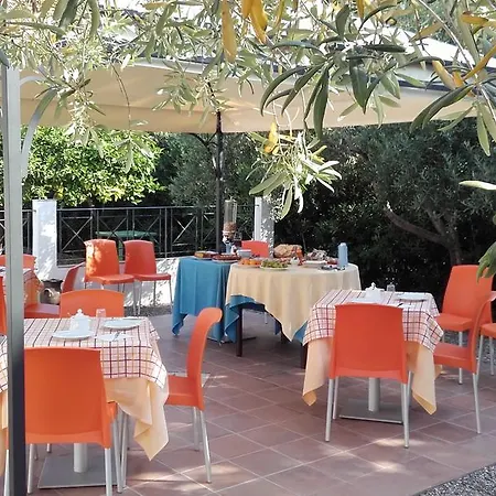 Bed & Breakfast Il Giardino Di Zefiro 3*